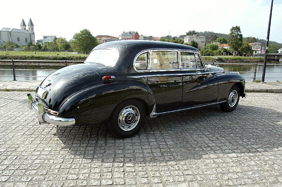 Mercedes-Type-300-Adenauer-1956-3