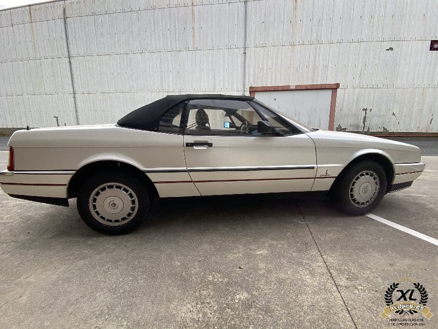 Cadillac Allante 1988 foto 4
