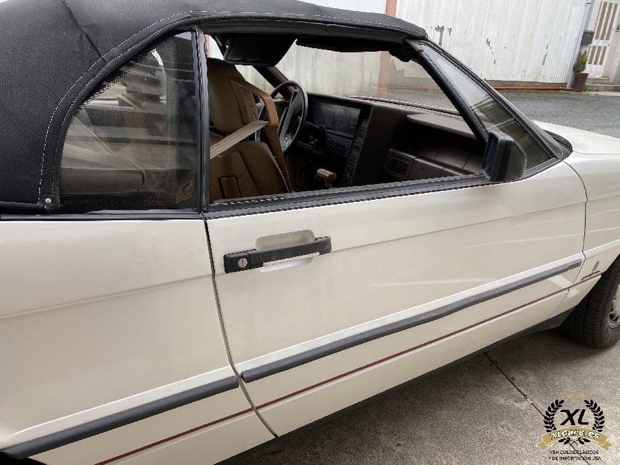 Cadillac Allante 1988 foto 6