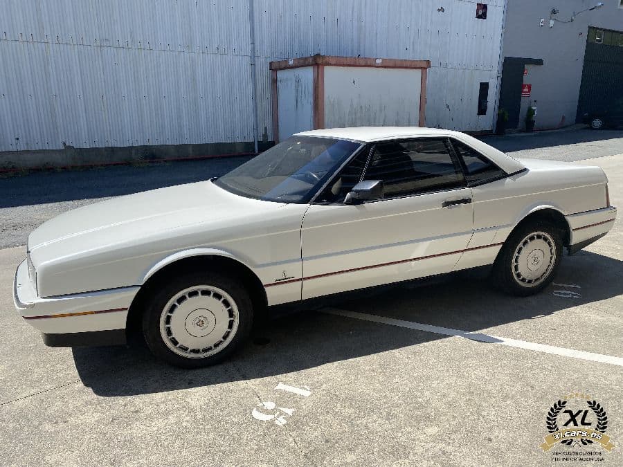 Cadillac Allante 1989 foto 4